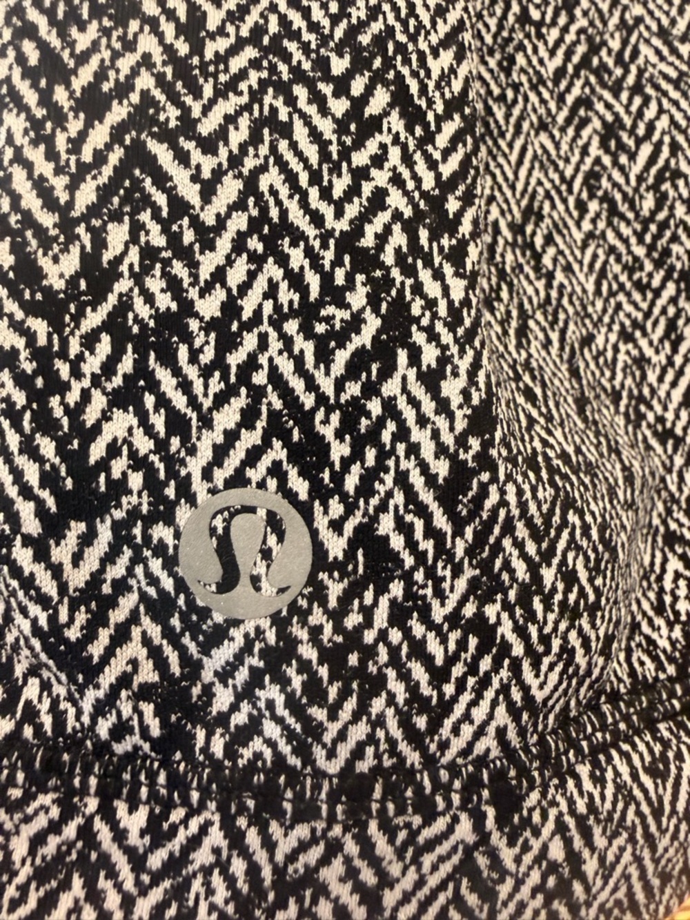 Lululemon Runderful Long Sleeve Herringbone 2 EUC! - Picture 4 of 6